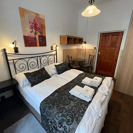 Mila Apartments Prága Kültér fotó
