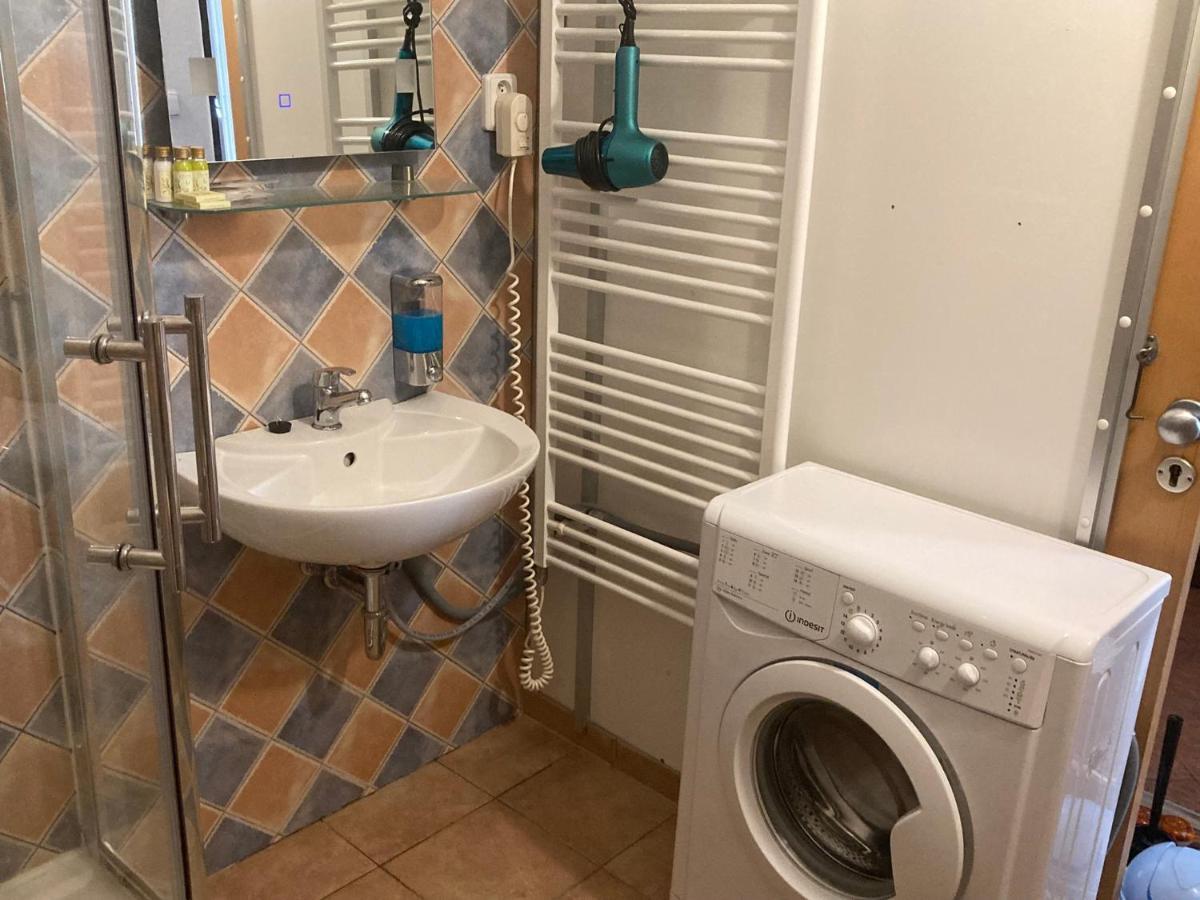 Mila Apartments Prága Kültér fotó