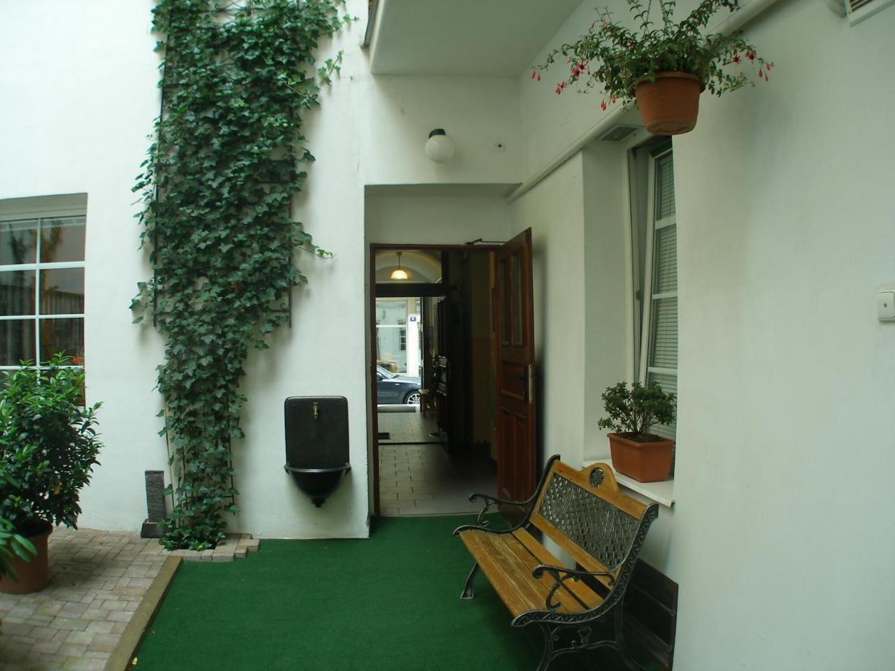 Mila Apartments Prága Kültér fotó